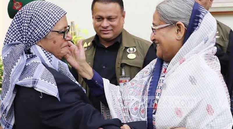 ৫০ বছর পর দেখা, উত্তাল দিনের বান্ধবীকে জড়িয়ে ধরলেন হাসিনা