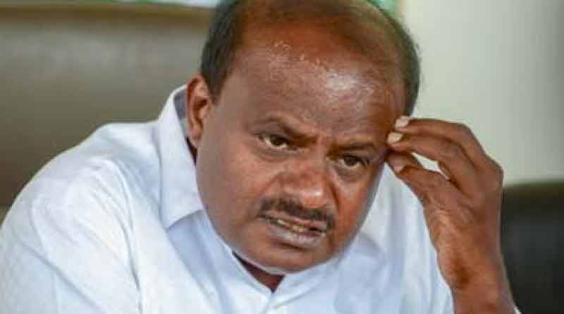 Governor asks CM Kumaraswamy to prove majority by 6 pm, on 2nd latter
