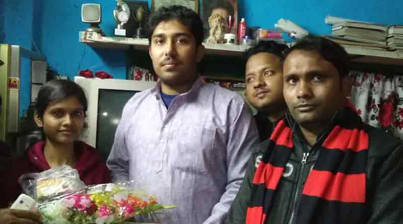 পিএইচডি পর্যন্ত পড়াশোনার ব্যয়বহনের আশ্বাস, মেধাবী ছাত্রীর পাশে অভিষেক