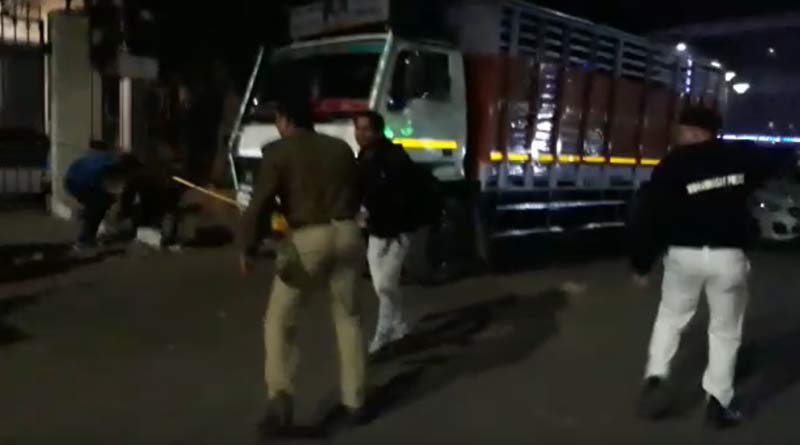 রেলের পরীক্ষা ঘিরে উত্তেজনা সল্টলেকে, পরীক্ষার্থীদের উপর পুলিশের লাঠিচার্জ