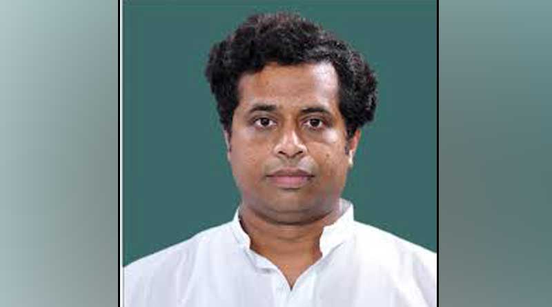 তৃণমূলে গুরুত্ব হারিয়ে বিজেপিতে যোগ দিলেন সাংসদ সৌমিত্র খাঁ