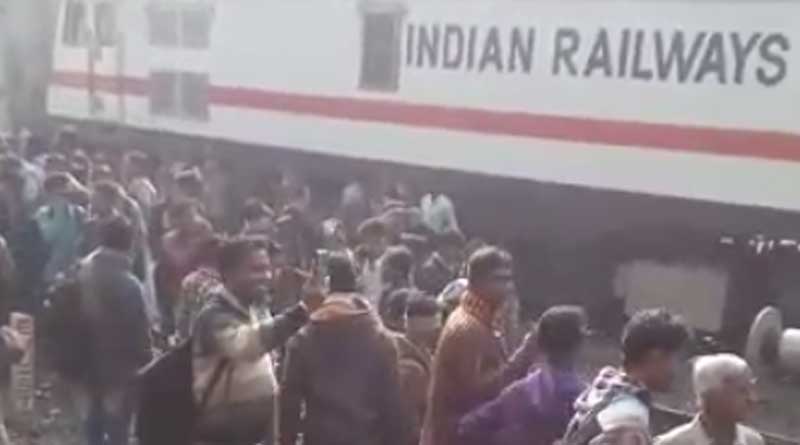 Rail blockade in Dasnagar Station