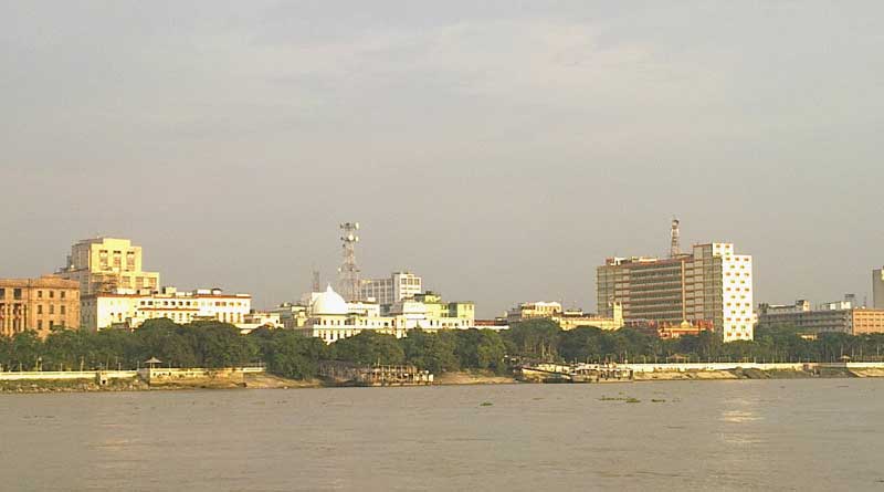 গঙ্গাপাড়ে ১ মিনিটে কুড়ি হাজার গাছ পুঁতবে কলকাতা পুলিশ!