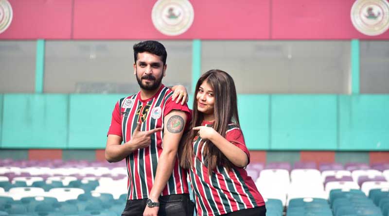 Man married with Mohun Bagan colours