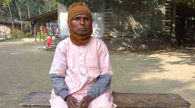 ছাদ হারিয়ে প্রাণনাশের আশঙ্কায় প্রশাসনের দ্বারস্থ অশীতিপর বৃদ্ধ