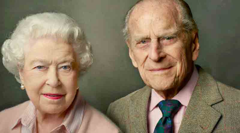 Prince Philip surrenders licence
