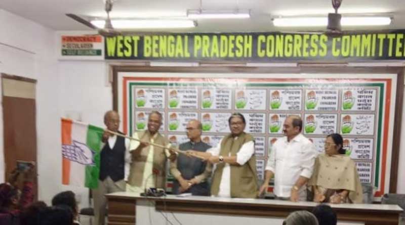 কংগ্রেসে যোগ দিলেন প্রাক্তন আরএসএস নেতা অমলেন্দু চট্টোপাধ্যায়