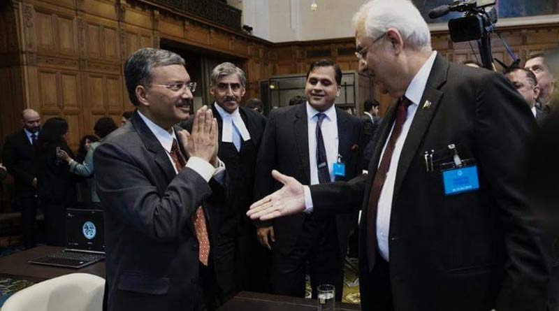  Indian deplomet didn't shake hand with Pak AG