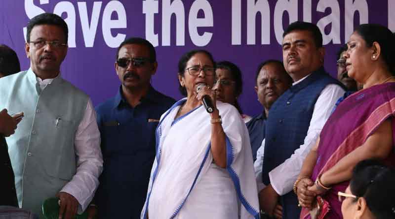 ‘ভোটের আগে চাওয়ালা, ভোটের পর রাফালেওয়ালা’, মোদিকে পালটা কটাক্ষ মমতার