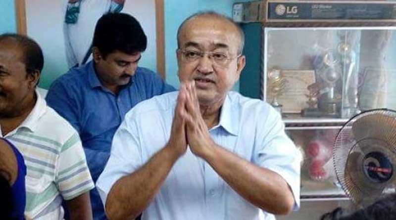 পুরসভায় মহিলাদের হাতে আক্রান্ত কাটোয়ার বিধায়ক রবীন্দ্রনাথ চট্টোপাধ্যায়