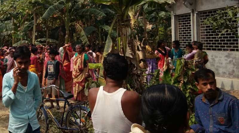 মদের দোকান বন্ধের দাবিতে মহিলাদের বিক্ষোভ, ফের উত্তেজনা বেতাইয়ে