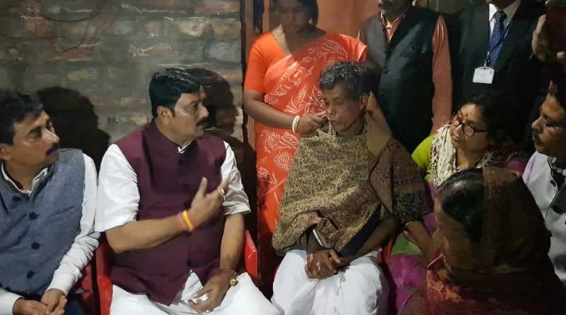 শহিদ সুদীপ বিশ্বাসের বাড়িতে রাহুল সিনহা, পাশে থাকার আশ্বাস বিজেপি নেতার