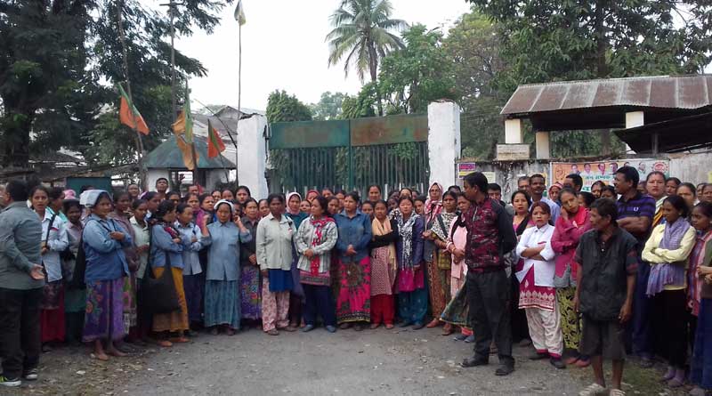মেলেনি বেতন, শ্রমিক বিক্ষোভে উত্তপ্ত বাগরাকোটা চা বাগান