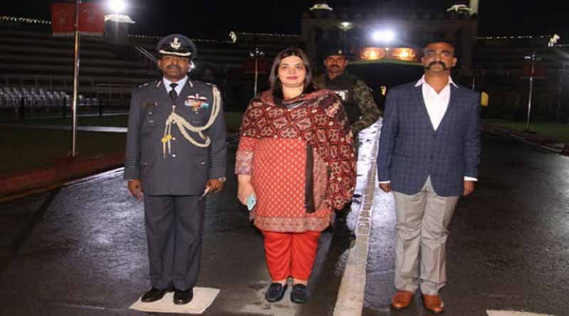 দেশে ফিরেছেন বীর, টুইটে অভিনন্দনের জোয়ার সেলেবদের