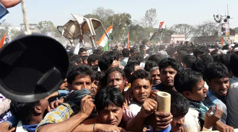 Chaos in Rahul Gandhi's Malda rally, supporters throw chairs
