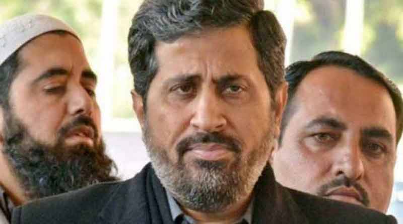 হিন্দুদের ‘গোমূত্র খাদক’ বলার জের, পদ খোয়ালেন পাকিস্তানের মন্ত্রী