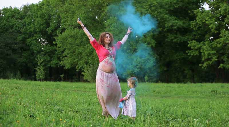 Colours on Holi can affect unborn baby, says study