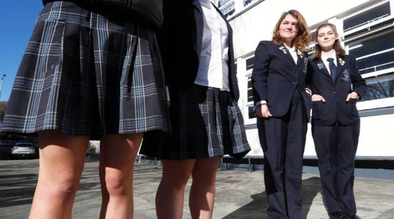 Problem with short skirt in school in US leads to legal fight