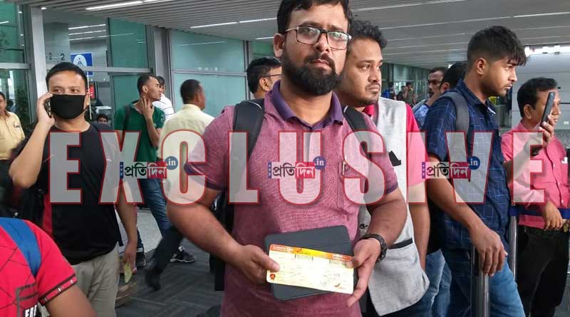 Passengers agitation at Kolkata air port over canceld flight