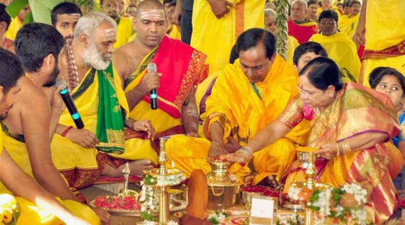 K Chandrasekhar Rao everyday visits temple to worship god