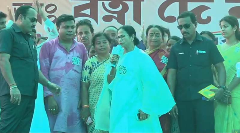 Mamata Banerjee attacks Narendra Modi in Pandua