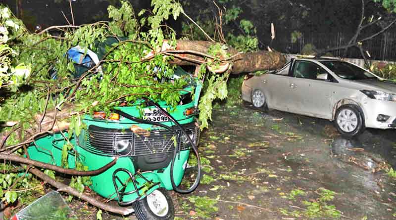 কালবৈশাখীর দাপটে বিপর্যস্ত ওপার বাংলা, প্রাণহানি ৯ জনের