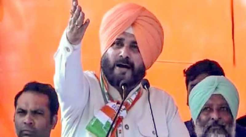 Congress leader Navjot Singh Sidhu criticised his party's government in Punjab |Sangbad Pratidin
