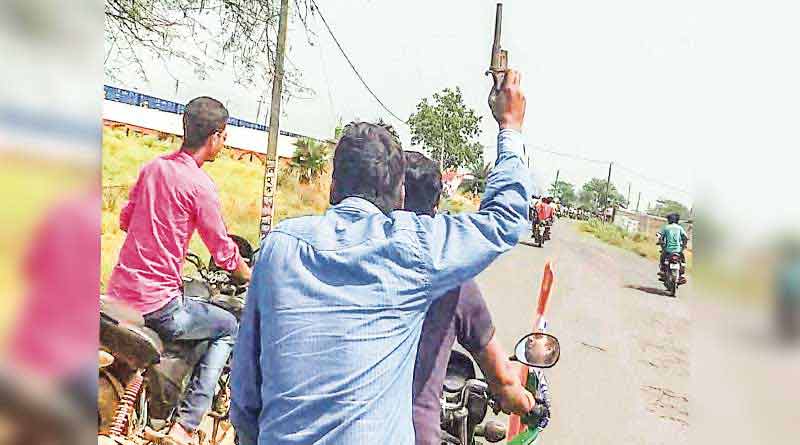 আগ্নেয়াস্ত্র হাতে ভোটের মিছিল, তদন্তে পুলিশের ভূমিকায় ক্ষুব্ধ বিচারক