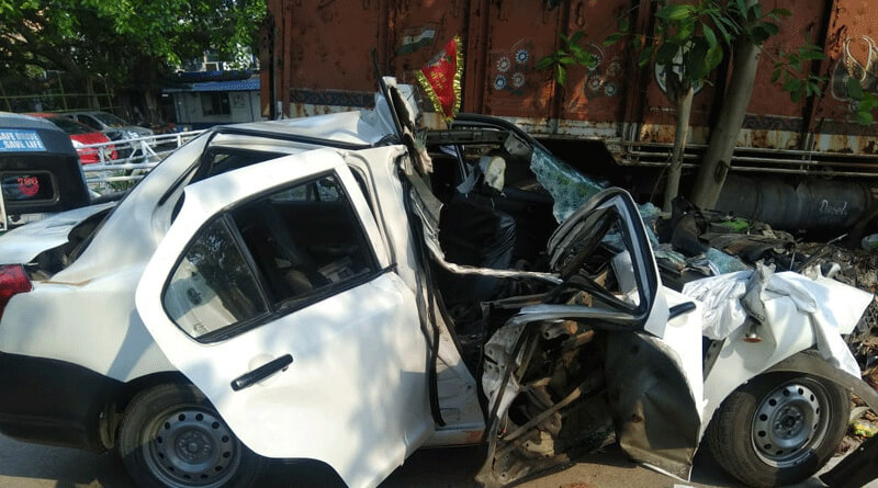 Driver dies after truck & Car Collision in Baguiati, one seriously injured.