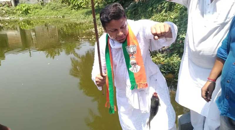 BJP candidate from Jadavpur catches fish as a part of campaign