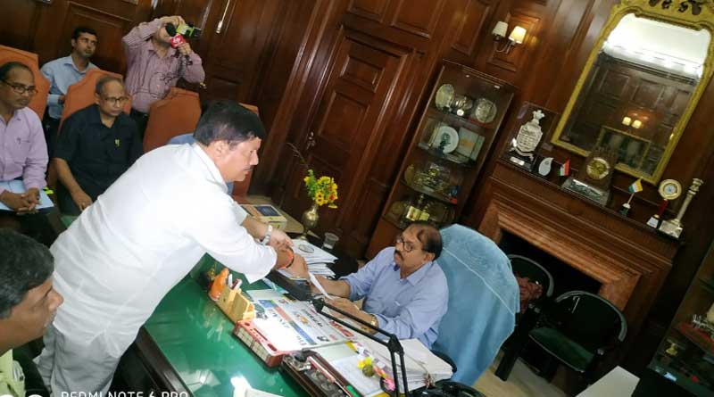 ‘বারাকপুরে দীনেশ ত্রিবেদী তৃতীয় হবেন’, বিধায়ক পদে ইস্তফা দিয়ে চ্যালেঞ্জ অর্জুনের