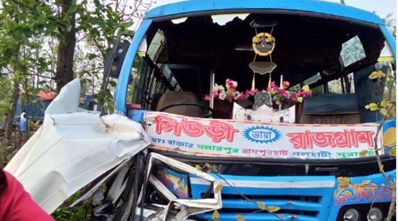 আনন্দ নিমেষেই বদলে গেল শোকে, পথ দুর্ঘটনায় মৃত একই পরিবারের ৭