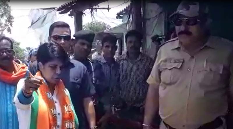 ফের মেজাজ হারালেন ভারতী, থানার সামনে দাঁড়িয়ে পুলিশকে ধমক-বিক্ষোভ