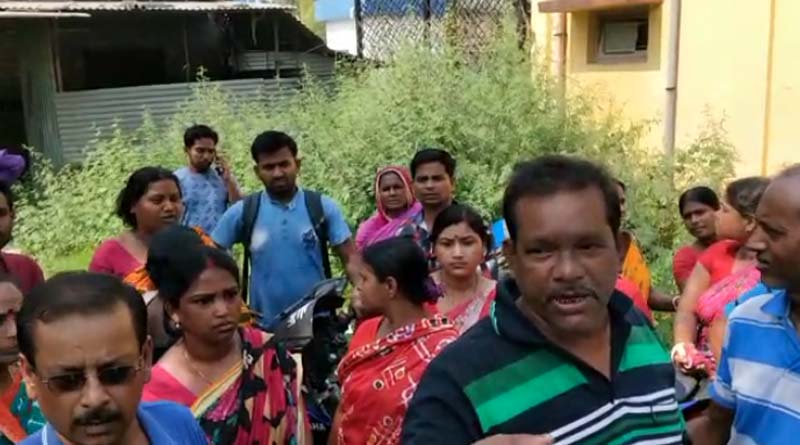 বেড থেকে পড়ে গিয়ে মৃত্যু রোগীর! হাসপাতালে বিক্ষোভ মৃতের পরিবারের