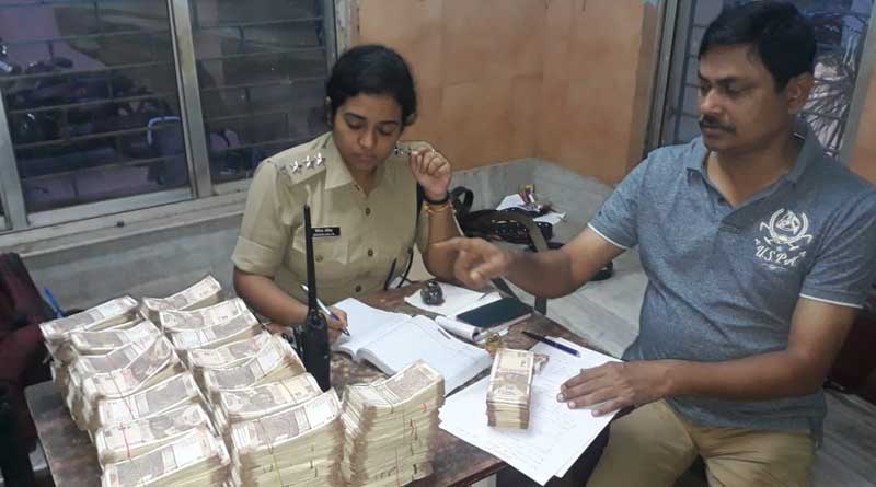ভিআইপি রোডে গাড়িতে মিলল নগদ ১৭ লক্ষ টাকা, গ্রেপ্তার মালিক