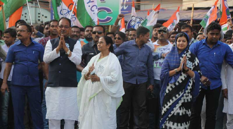 CM attends a road show in Maldah Town with 2 candidates