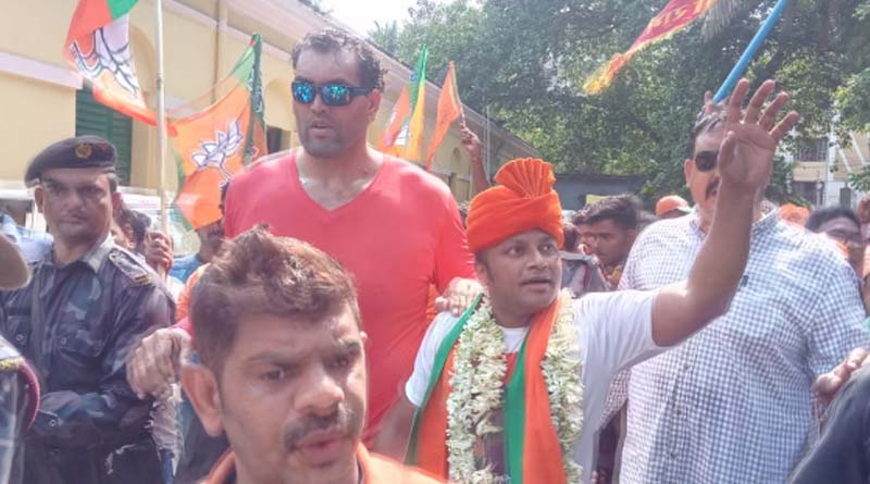 The Great Khali campaigns for BJP candidate Anupam Hazra
