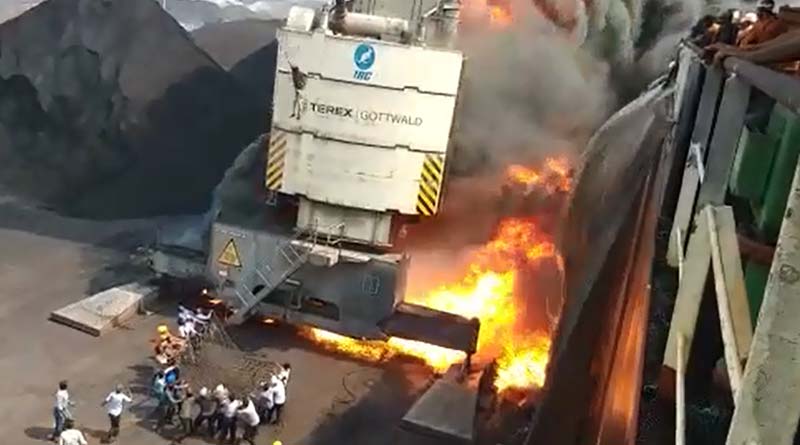 Major Fire broke out at Haldia port, crane driver dies