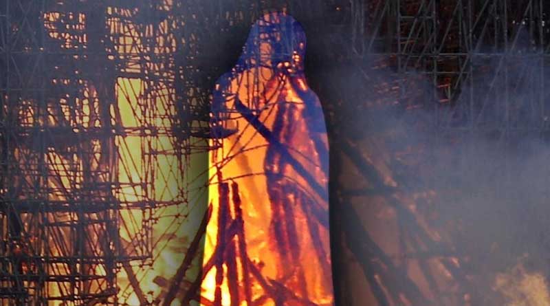 People claim that they have seen silhoutte of Jesus under Notre Dame fire