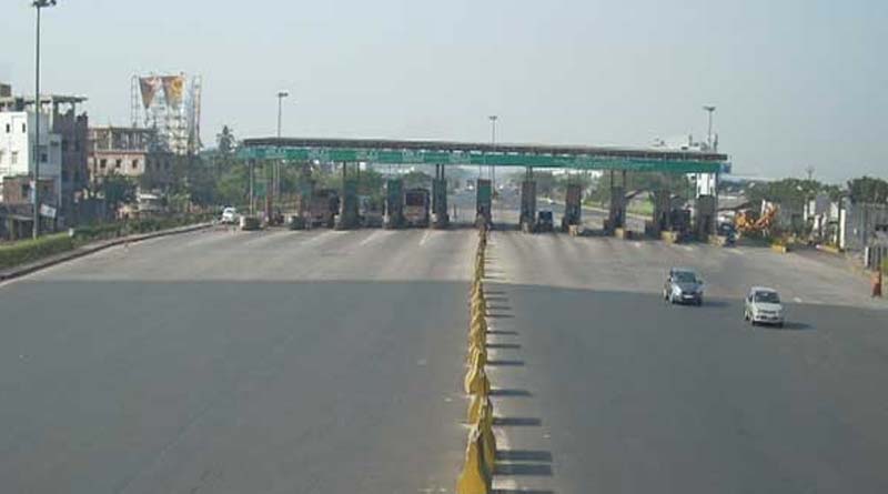 Mamata orders closure of 10 toll booths, 130 loss job
