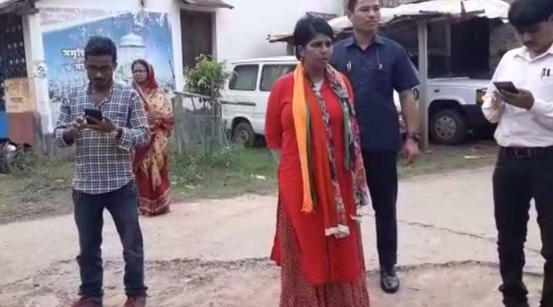 BJP candidate Bharati Ghosh threats TMC workers in Keshpur
