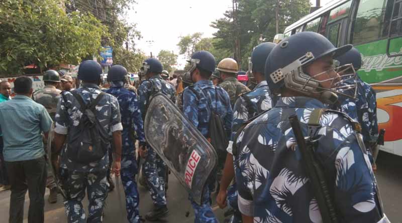 গুলি-বোমায় রণক্ষেত্র ভাটপাড়া, শেষ দফায় সার্বিকভাবে সুষ্ঠু ভোট