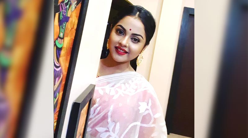 Television actress Nabanita Das shares first photo of her marriage