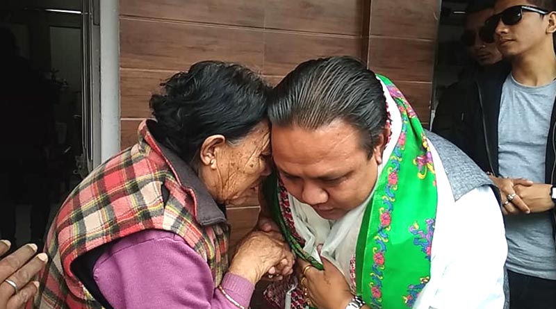 উপনির্বাচনেও অশান্তি, বিজেপি-মোর্চা সমর্থকদের বচসায় উত্তপ্ত দার্জিলিং