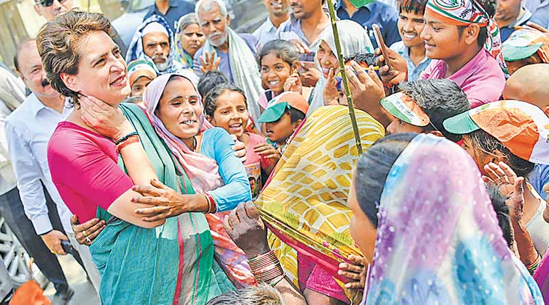 ‘জোট না হলেও নেত্রী হিসেবে মমতাকে শ্রদ্ধা করি’, সুর নরম প্রিয়াঙ্কার