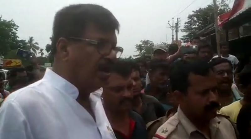 Trinamool minister Rabindranath Ghosh faces protest