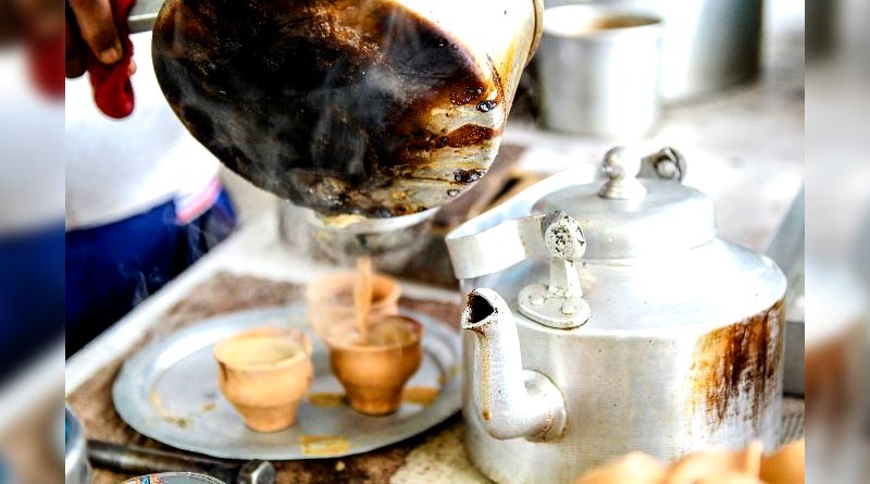 রাজ্যে গেরুয়া ঝড়, দিনভর বিনা পয়সায় চা খাওয়ালেন এক মোদিভক্ত