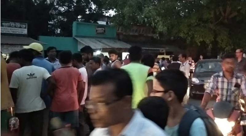 অটোচালককে মারধরের প্রতিবাদে বিক্ষোভ, রণক্ষেত্র তেহট্ট