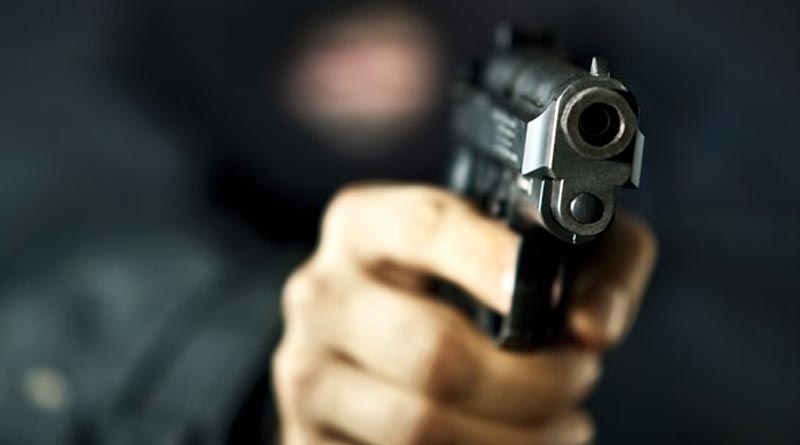 Goons loot Rs 3 lakh by shooting out a businessman at Kharagpur