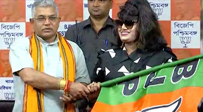 বিজেপিতে যোগ দিলেন বাংলাদেশি অভিনেত্রী অঞ্জু ঘোষ
